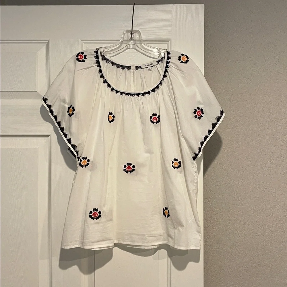 Madewell Embroidered Flutter Sleeve Top Size M - Picture 6 of 12